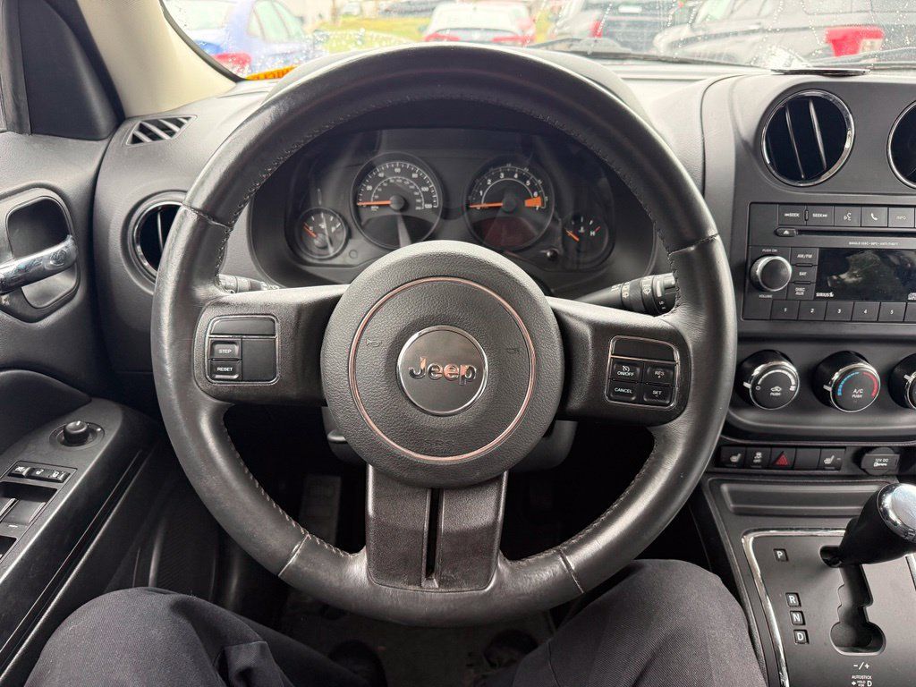 Used 2015 Jeep Patriot Latitude AWD/4WD image 12