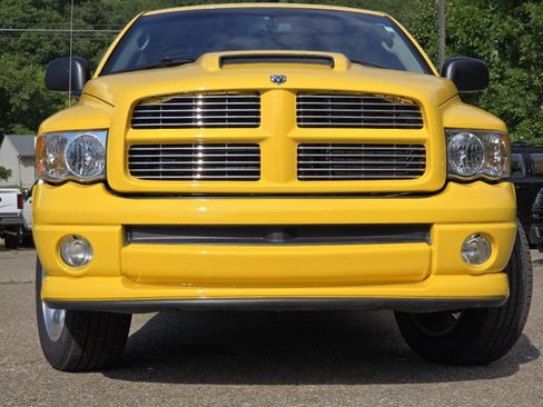 Used 2005 Dodge Ram 1500 Truck SLT w/ Rumblebee Group AWD/4WD image 11