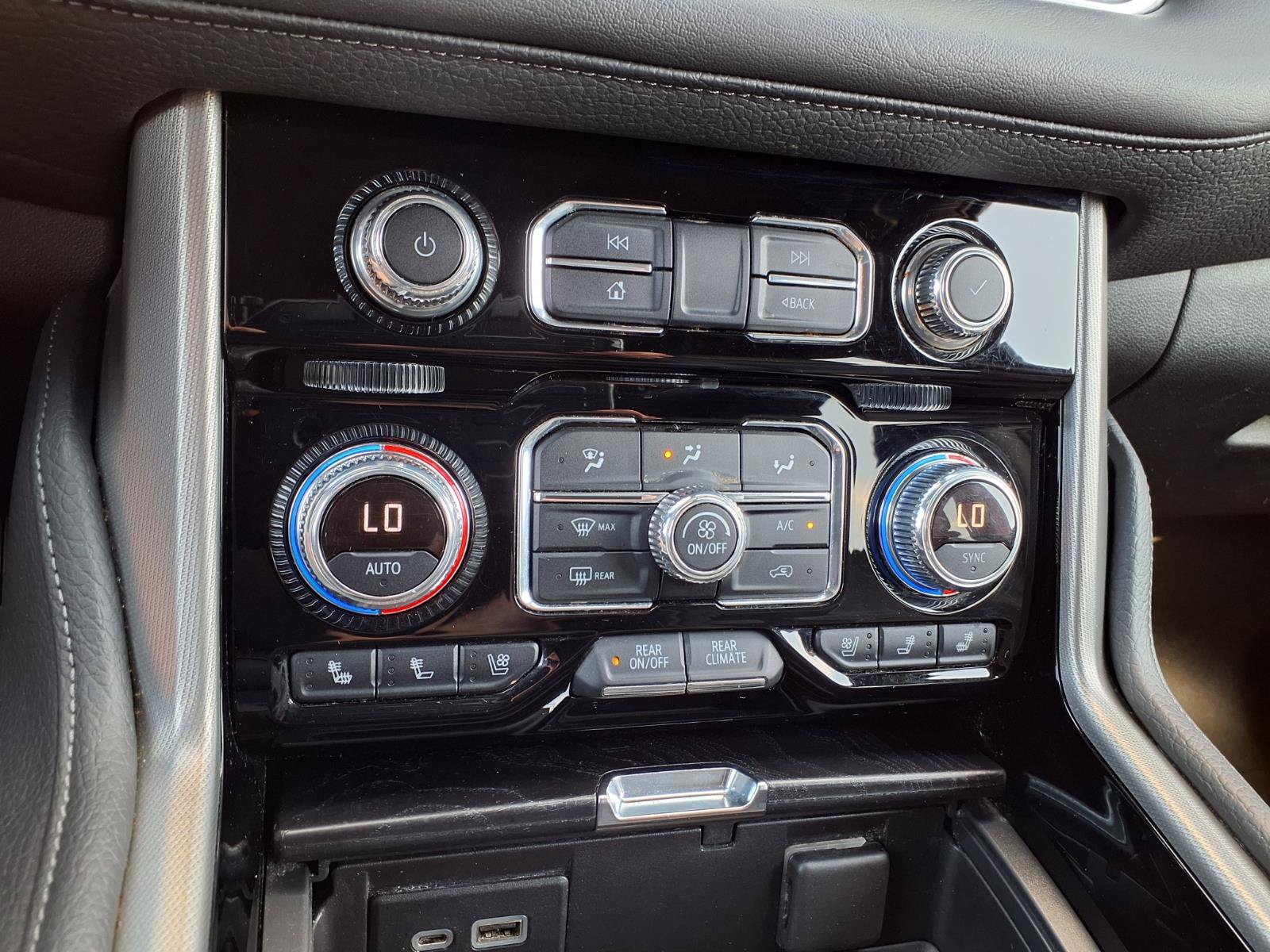 Used 2021 GMC Yukon Denali AWD/4WD image 8