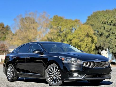 Used 2019 Kia Cadenza Premium image 3