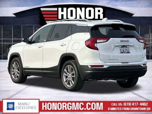 Used 2024 GMC Terrain SLT image 6
