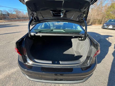 Used 2025 Volkswagen Jetta SE image 30