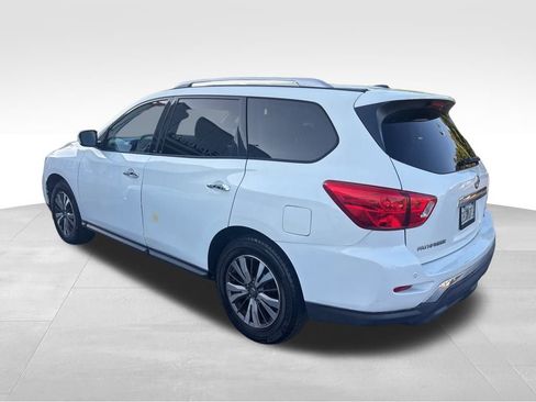 Used 2017 Nissan Pathfinder SV image 7