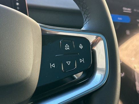 New 2025 Volvo EX90 Ultra image 29