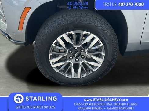 Certified 2025 Chevrolet Suburban Z71 AWD/4WD image 35