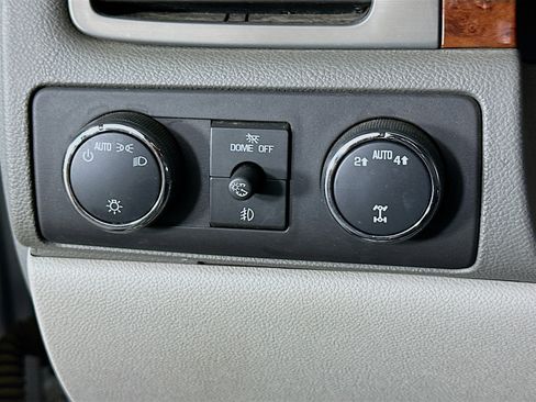 Used 2013 Chevrolet Tahoe LT w/ Luxury Package image 16