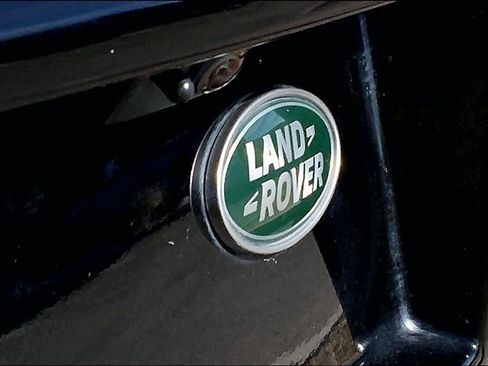 Used 2022 Land Rover Discovery Sport SE R-Dynamic image 9