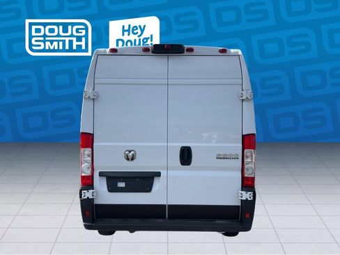 Used 2025 RAM ProMaster 2500 w/ Convenience Group FWD image 4