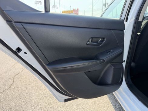 Used 2024 Nissan Sentra SV FWD image 17