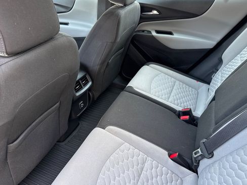 Used 2020 Chevrolet Equinox LS FWD image 24