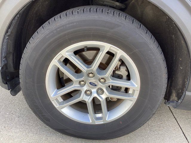 Used 2025 Ford Explorer Active AWD/4WD image 6