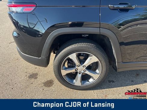 Used 2024 Jeep Grand Cherokee Limited AWD/4WD image 38
