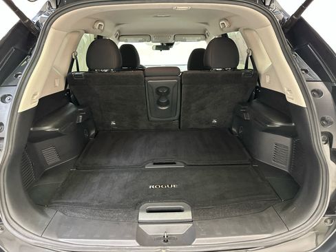 Certified 2019 Nissan Rogue SV image 24