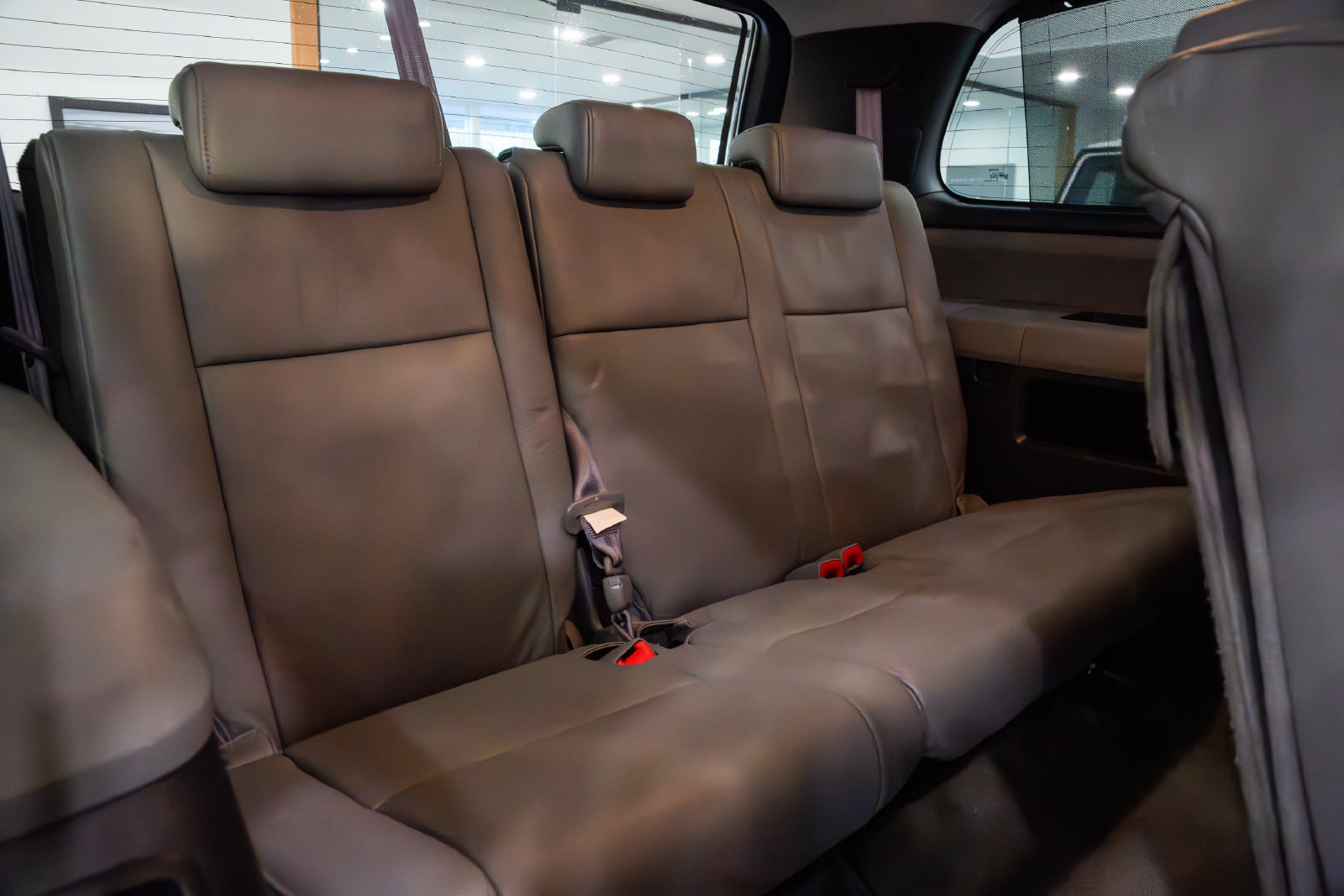 Used 2008 Toyota Sequoia Limited w/ Cold Area Pkg AWD/4WD image 24