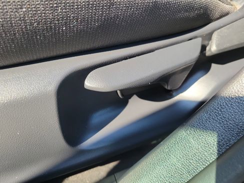 Used 2025 Toyota Corolla LE image 19