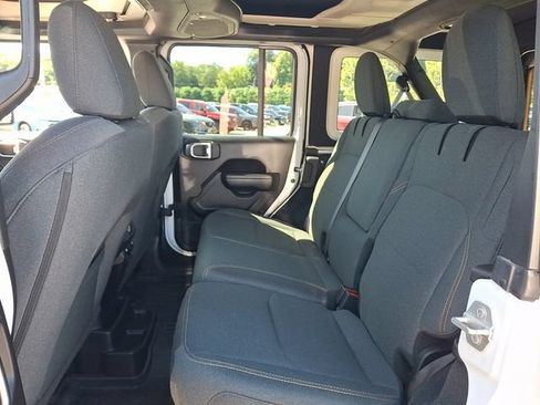 Used 2024 Jeep Wrangler Unlimited AWD/4WD image 21