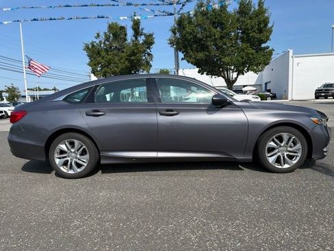 Used 2018 Honda Accord LX image 3