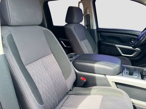 Used 2021 Nissan Titan SV w/ SV Convenience Package AWD/4WD image 27