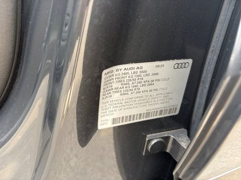 Used 2025 Audi Q5 Premium Plus w/ Premium Plus AWD/4WD image 35