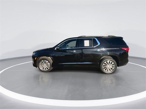 Used 2023 Chevrolet Traverse Premier image 6