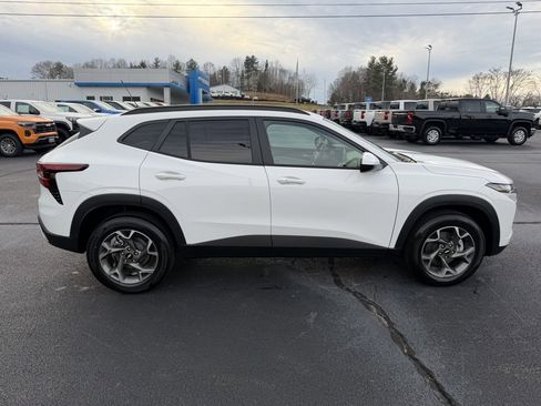 New 2026 Chevrolet Trax LT w/ Driver Confidence Package image 11