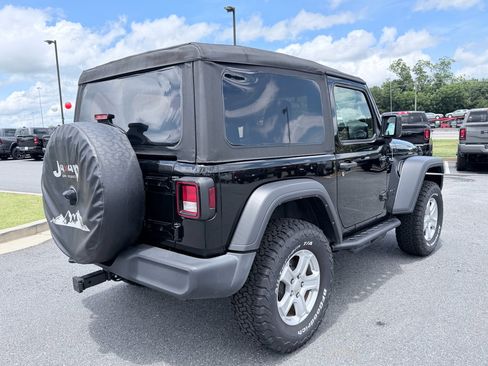 Used 2023 Jeep Wrangler Sport AWD/4WD image 6