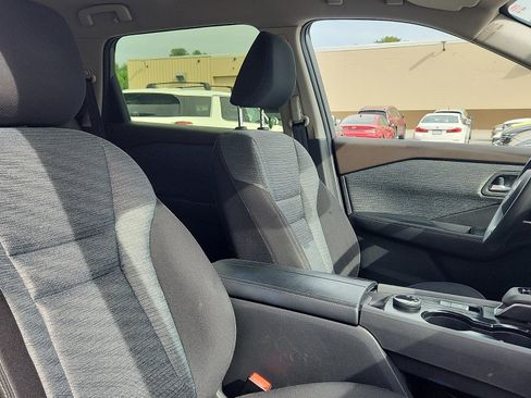 Used 2023 Nissan Rogue SV AWD/4WD image 32