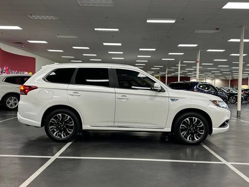 Used 2018 Mitsubishi Outlander GT AWD/4WD image 8