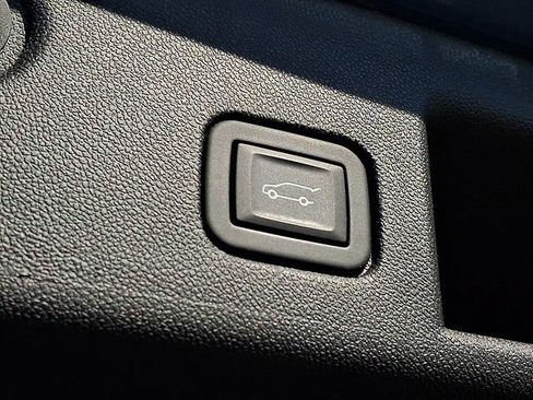 Used 2024 Chevrolet Equinox LT w/ LPO, Floor Liner Package FWD image 27