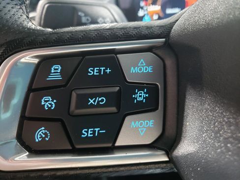 Used 2025 Ford Mustang Premium image 22