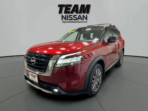 Used 2023 Nissan Pathfinder SL w/ SL Premium Package image 3