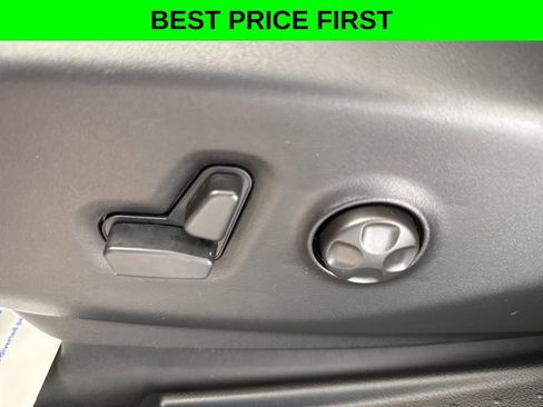 New 2027 Chrysler Pacifica Limited AWD/4WD image 23