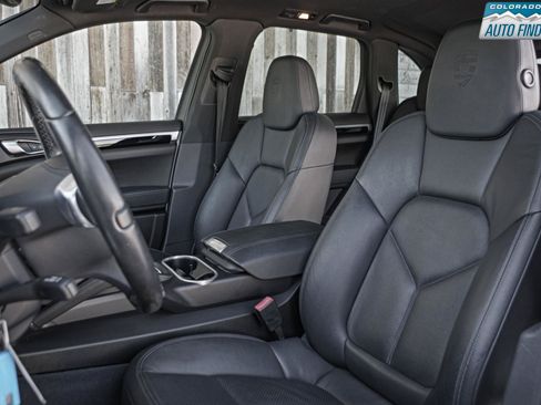Used 2014 Porsche Cayenne Platinum Edition AWD/4WD image 13