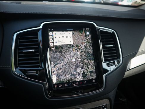 Used 2023 Volvo XC90 T8 Ultimate w/ Protection Package Premier image 24