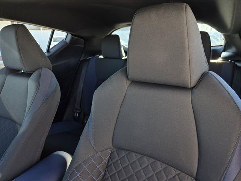 Used 2022 Toyota C-HR XLE image 26