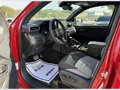 Used 2024 Toyota Tacoma TRD Sport image 21