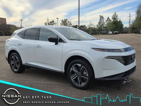 Used 2025 Nissan Murano SV image 1