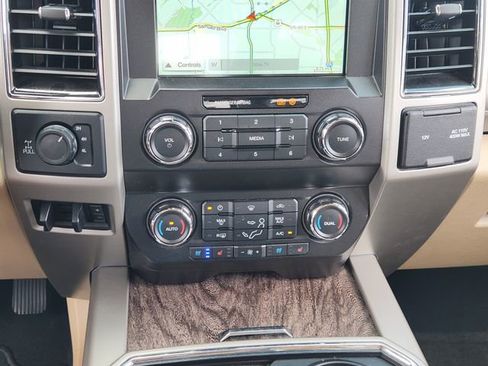 Used 2019 Ford F250 Lariat w/ Lariat Ultimate Package AWD/4WD image 14
