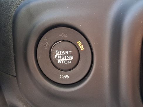 Used 2021 Jeep Wrangler Unlimited Sport AWD/4WD image 22