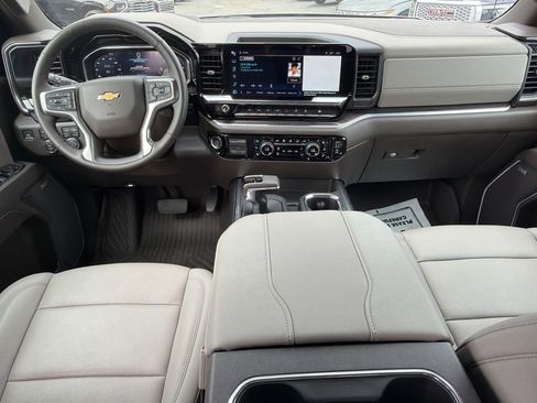 Used 2025 Chevrolet Silverado 1500 LTZ AWD/4WD image 22