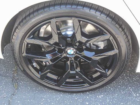 Used 2026 BMW 330i Sedan w/ M Sport Package RWD image 8