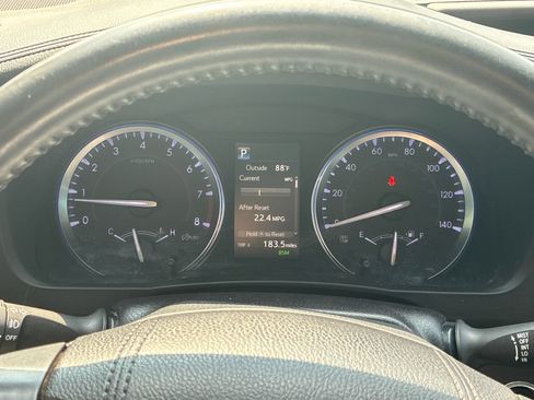 Used 2019 Toyota Highlander XLE AWD/4WD image 18