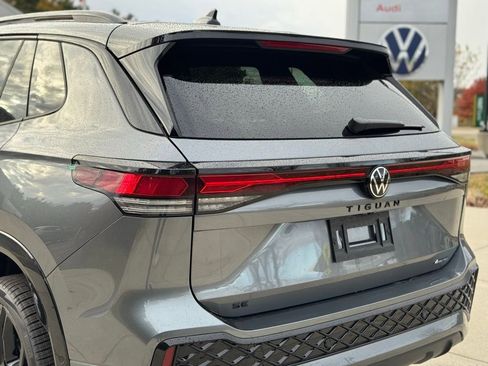 New 2026 Volkswagen Tiguan SE R-Line image 14