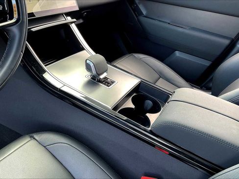 Used 2025 Land Rover Range Rover Velar Dynamic SE image 20