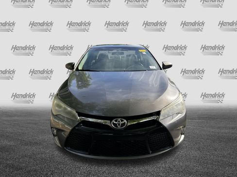 Used 2017 Toyota Camry SE FWD image 3