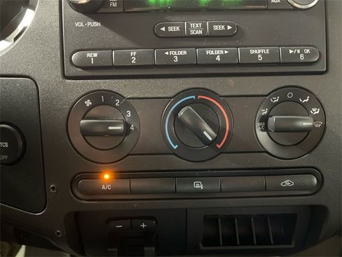 Used 2010 Ford F250 XLT image 17