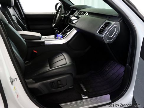 Used 2021 Land Rover Range Rover Sport HST image 38