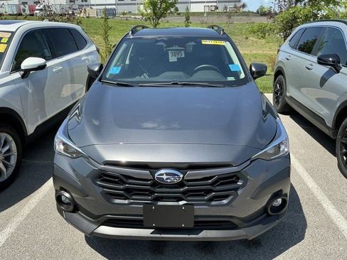 Used 2024 Subaru Crosstrek 2.0i Premium AWD/4WD image 2