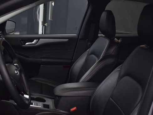 Used 2023 Ford Escape Platinum image 19