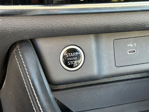 Certified 2022 Nissan Rogue SL w/ SL Premium Package image 9